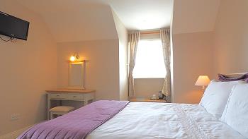 All rooms ensuite with TV and tea/coffee making facilities